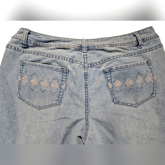 Christopher & Banks Petite Relaxed Blue Jeans Size 14P - Picture 3 of 7